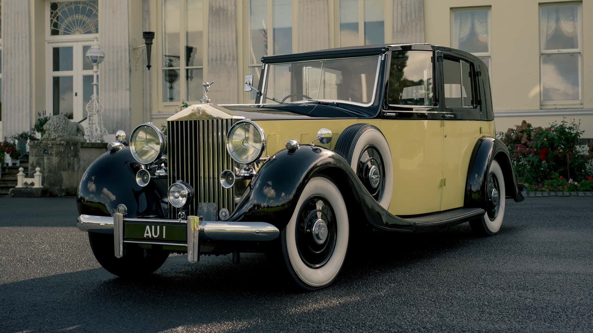 rolls royce phantom goldfinger 14