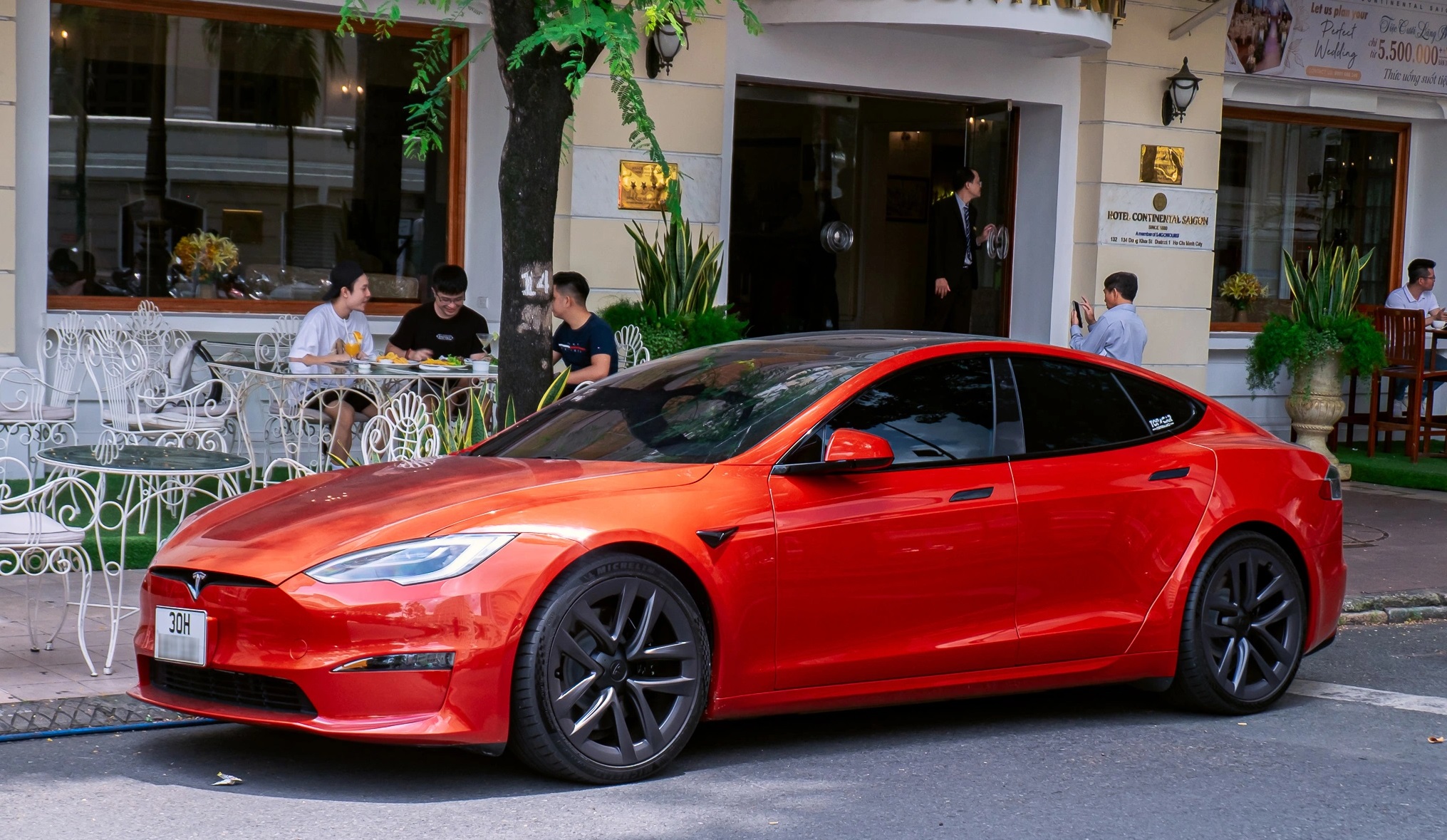 tesla model s