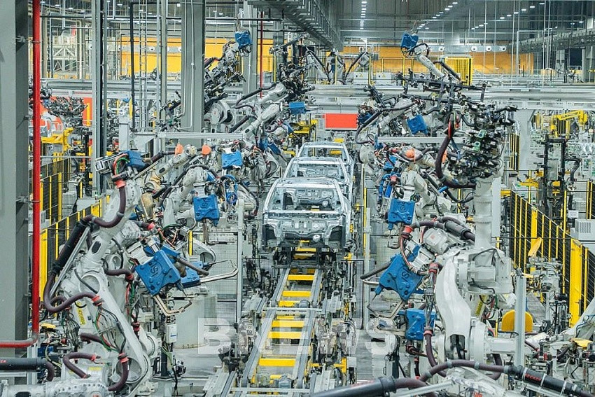 vinfast san xuat xe dien