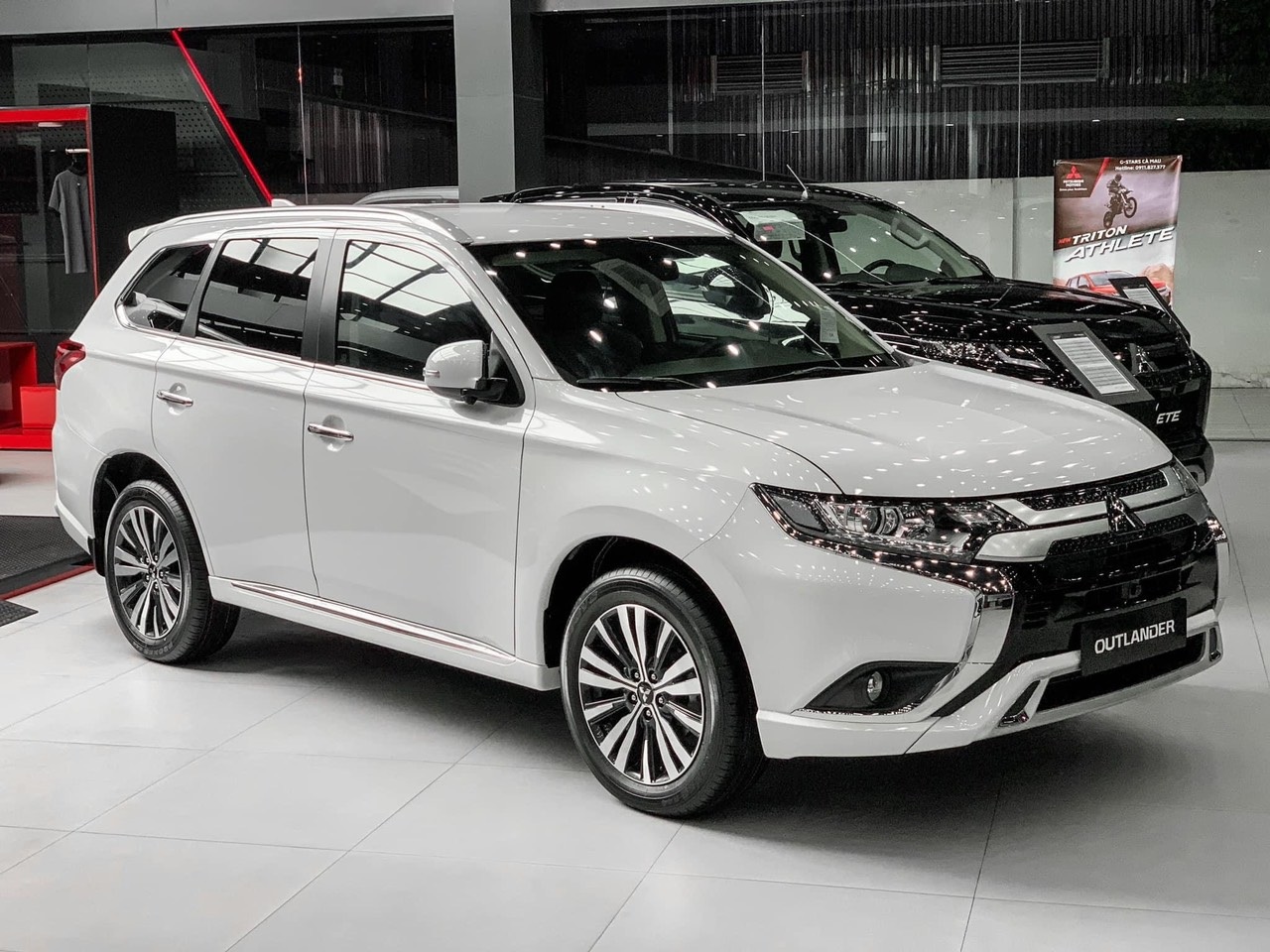mitsubishi outlander1
