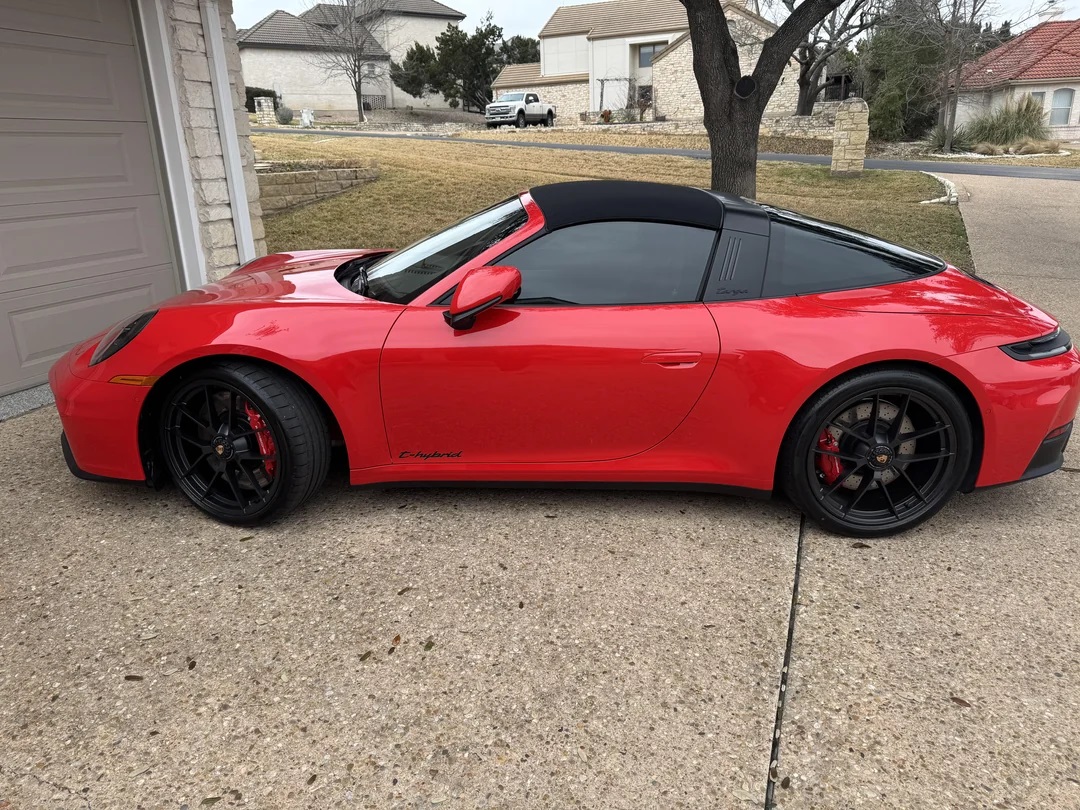 Chủ xe Porsche 911 âm thầm bỏ tiền sửa xe mà không dùng đến bảo hiểm, lý do bất ngờ phía sau