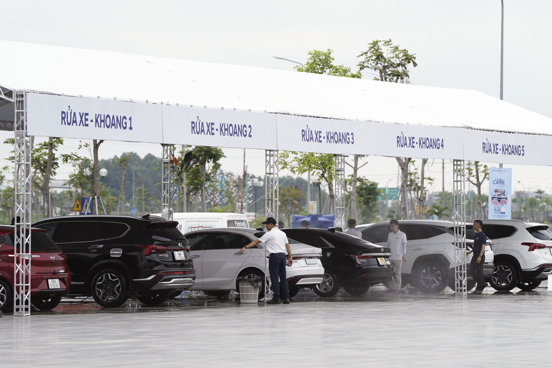 6 dan xe cua kh duoc hyundai cham soc mien phi