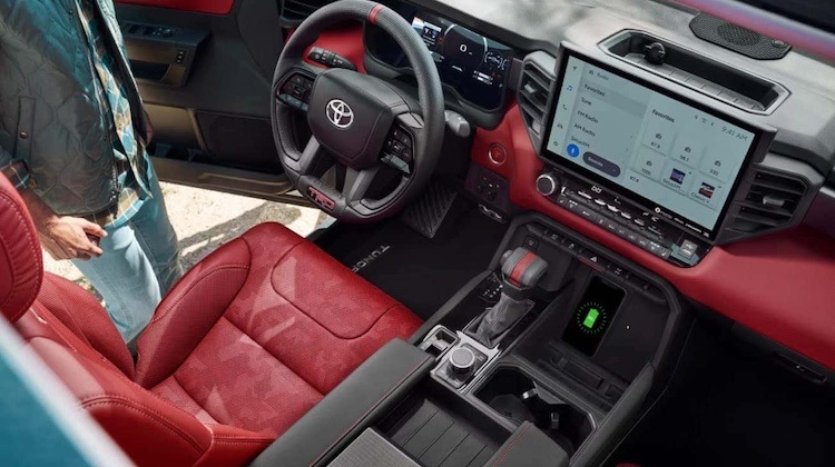Toyota nghiên cứu công nghệ tự làm sạch nội thất, đánh tan nỗi ám ảnh vi khuẩn và bụi xe