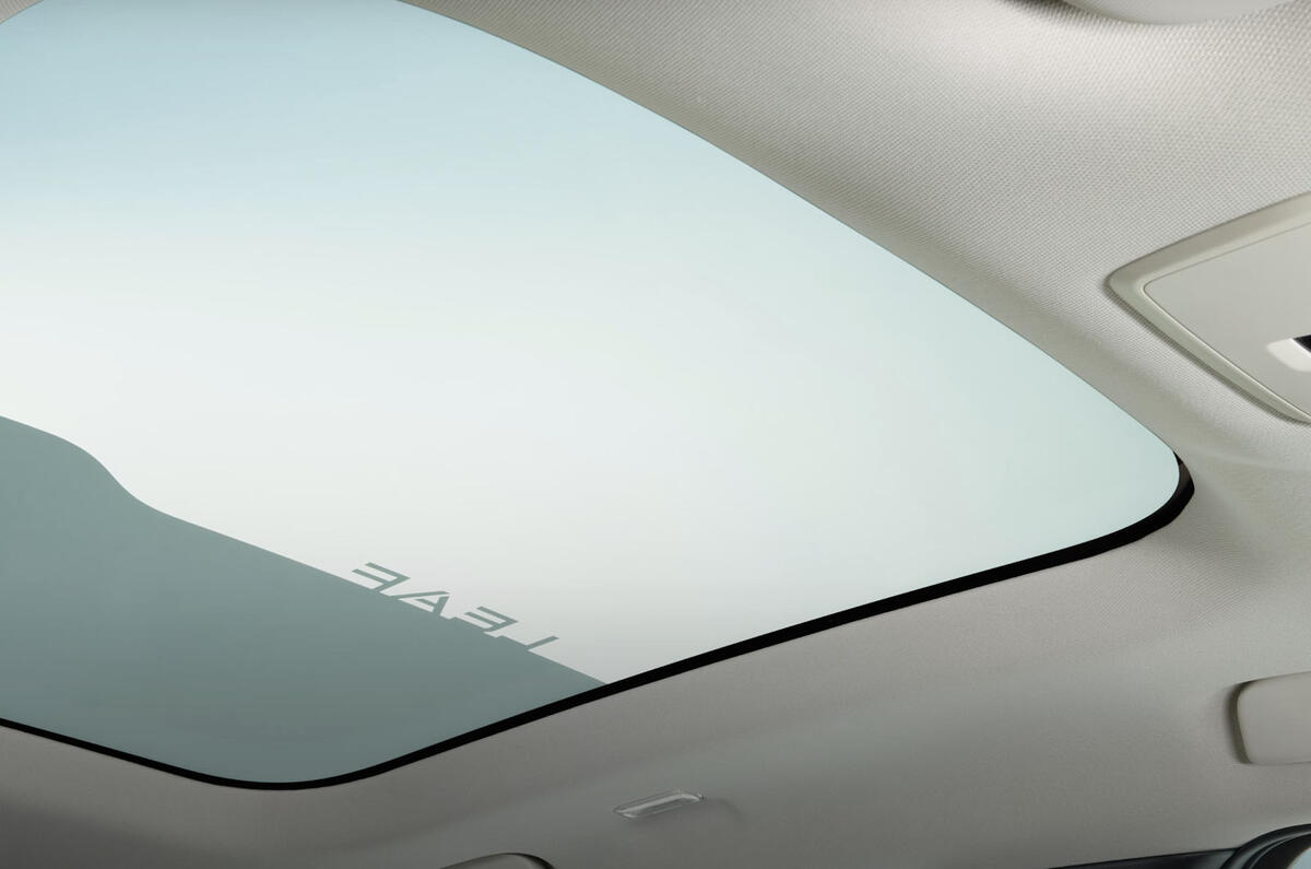 2025nissanleaf panoramicroof 2025nissanleaf panoramicroof