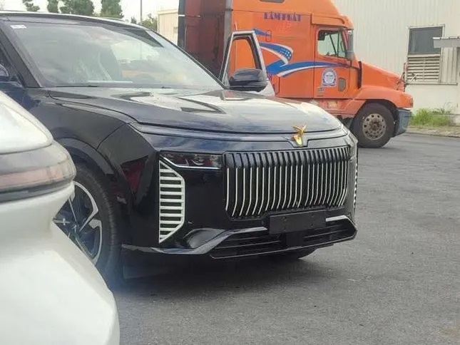 VinFast VF9 phiên bản đặc biệt lộ diện: Đầu như Rolls-Royce, được đồn có khả năng chống đạn