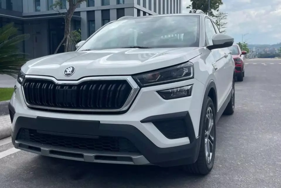 Skoda Kushaq lộ diện trước giờ G
