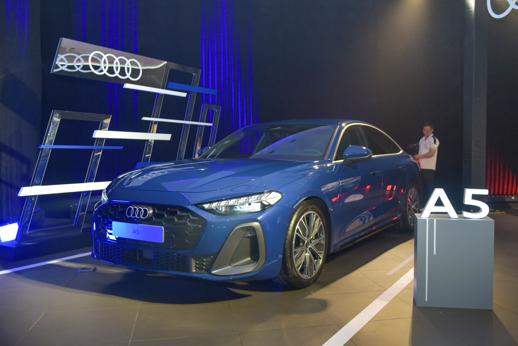 Audi A5 hoàn toàn mới ra mắt: Sedan coupe đậm chất thể thao, mở bán từ 2,199 tỷ đồng