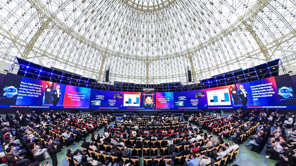 hinh 2dong dao nha ban hang tham gia su kien