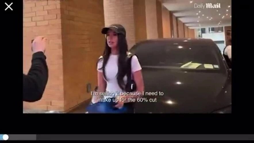 tac gia my cong khai sinh con cho elon musk ban giao xe tesl 1743475660