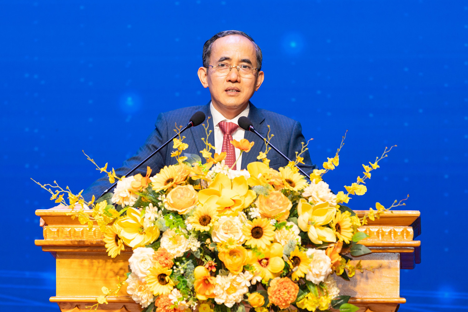 giao su ho xuan nang 1