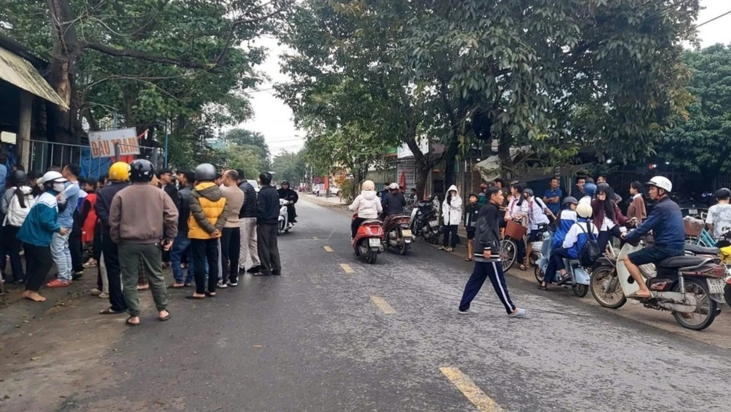 tra lai tien chuyen nham