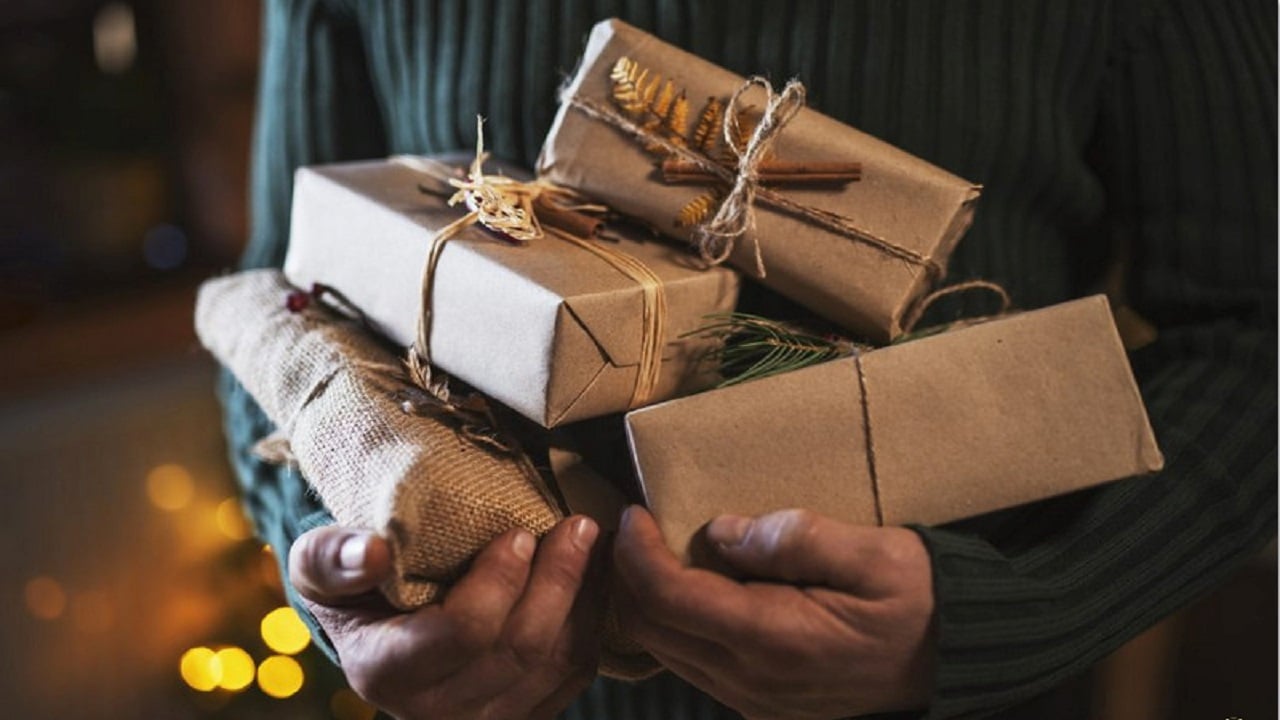 nguoi khon co loai qua tang nguoi khac du mang den tan nha cung tu choi ke dot thi co bao nhieu cung lay 101447