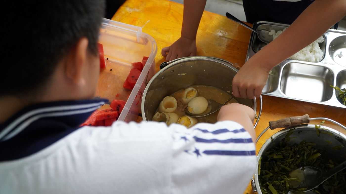 Sở GD - ĐT TP . HCM yêu cầu dừng bữa ăn bán trú có sản phẩm Sago Food - Ảnh 1.