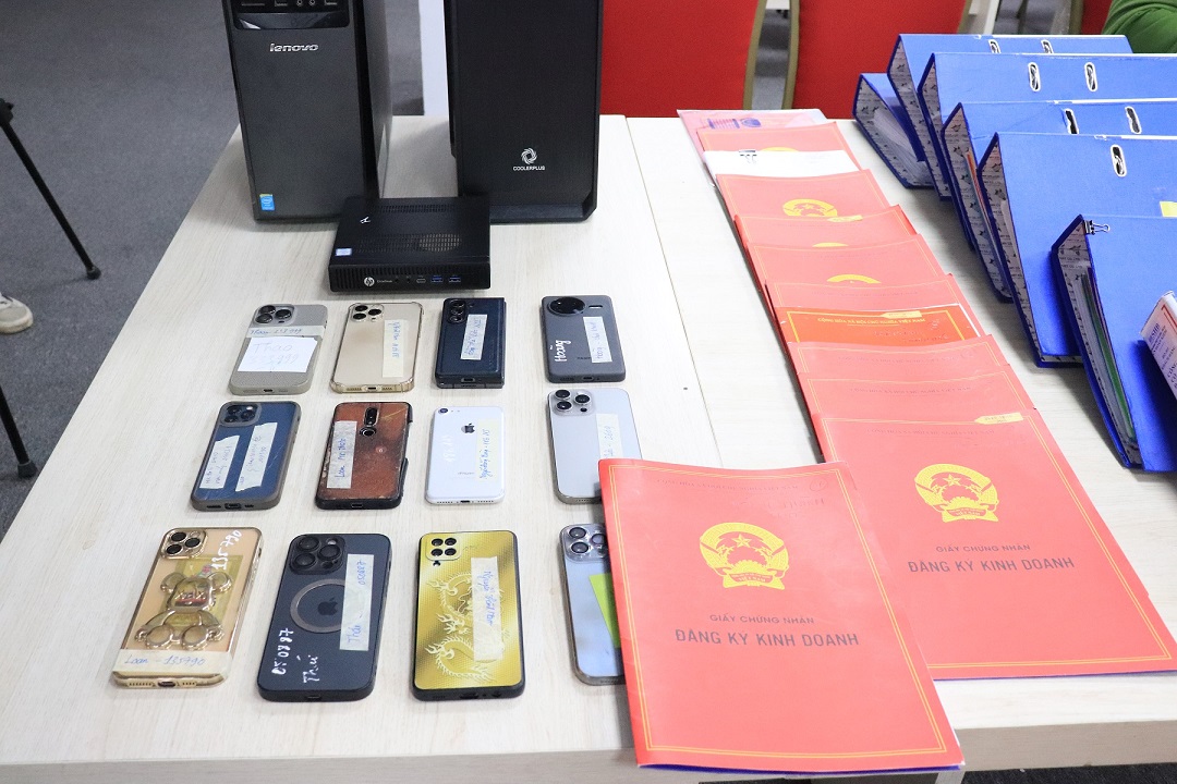 ngan hang bi lua dao 2