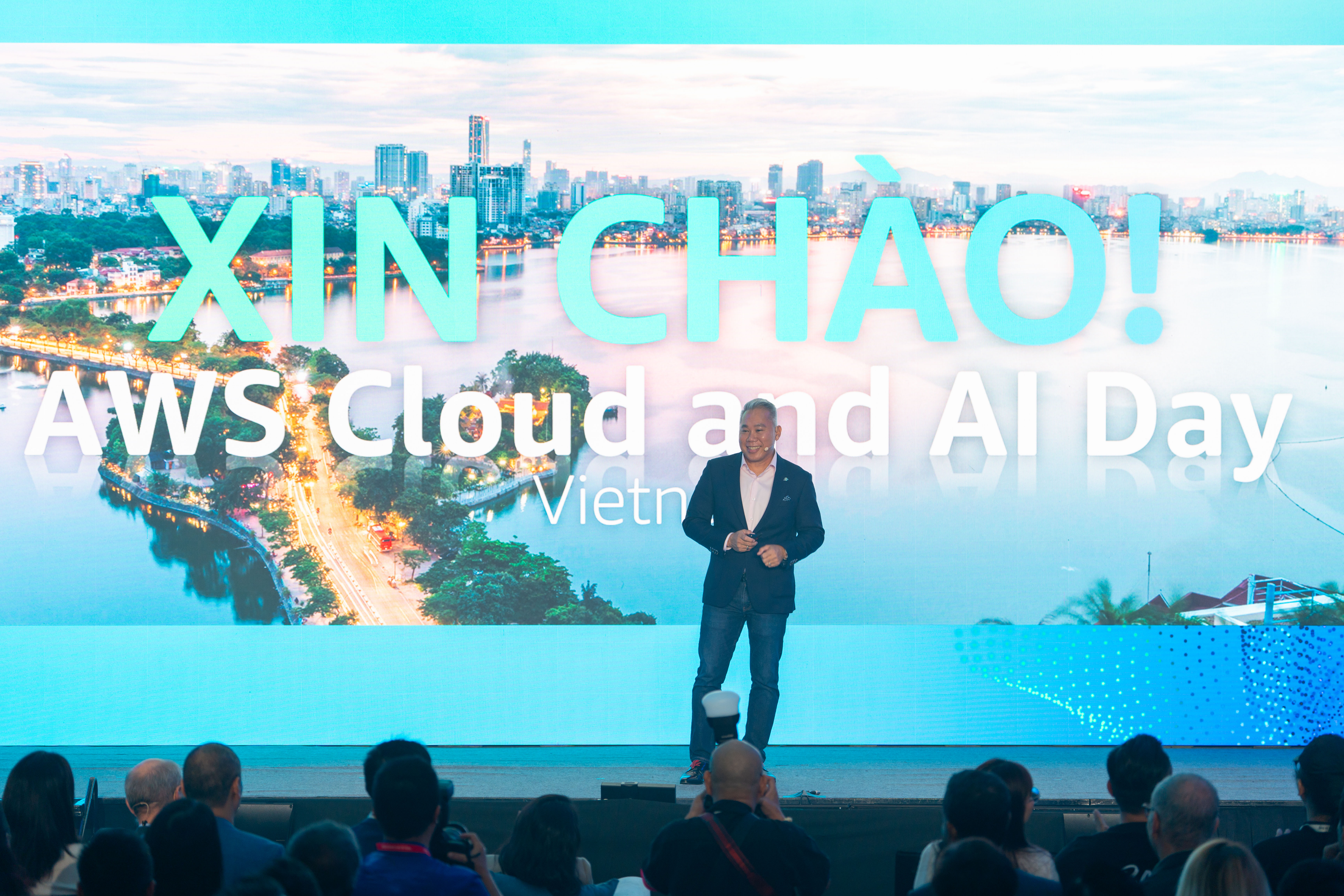 eric yeo country general manager aws vietnam at the opening keynote 3