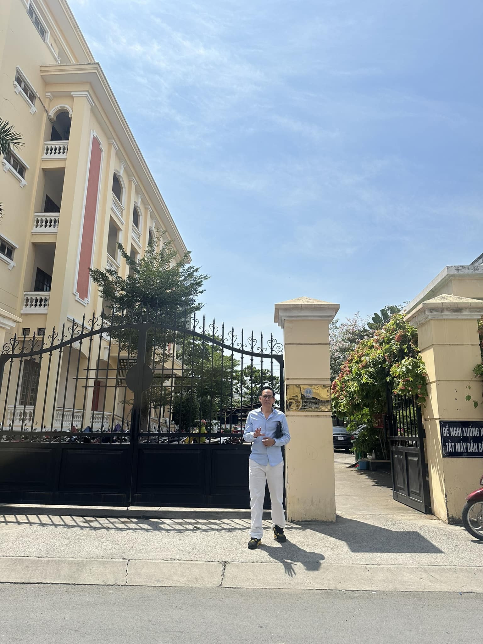 li ki vu xe mercedes cua ca si duy manh boc chay ma kha nang con chuot phai chiu trach nhiem hinh su 1745291955