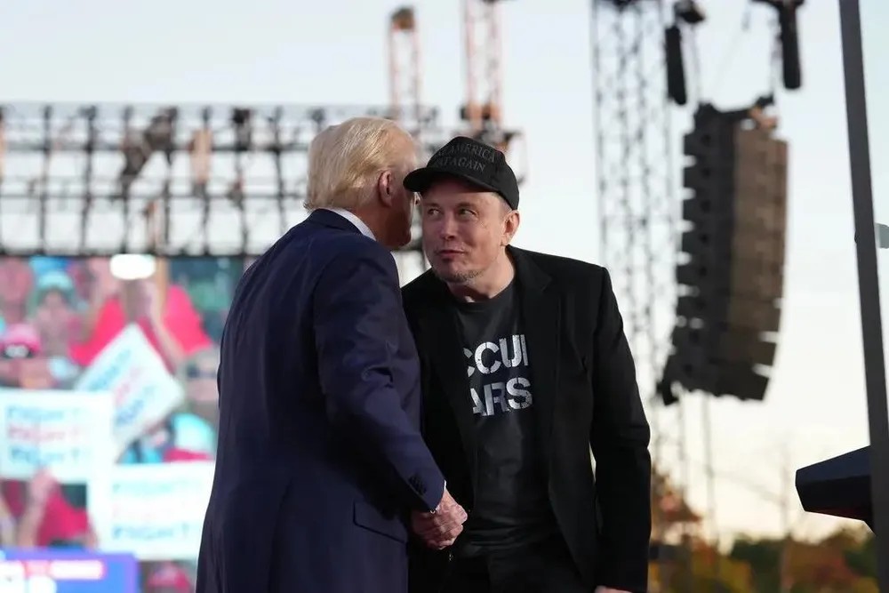 donald trump tro lai noi xay ra vu am sat hut lan 1 moi ti phu elon musk 2362 127