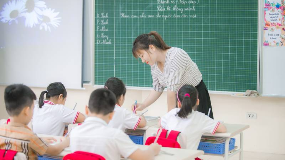 thuan loi va kho khan cua nghe giao vien hien nay la gi 535116