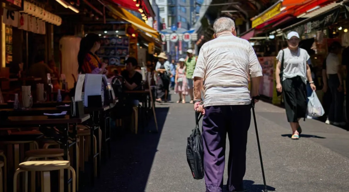 nguoi gia nhat ban tang cao