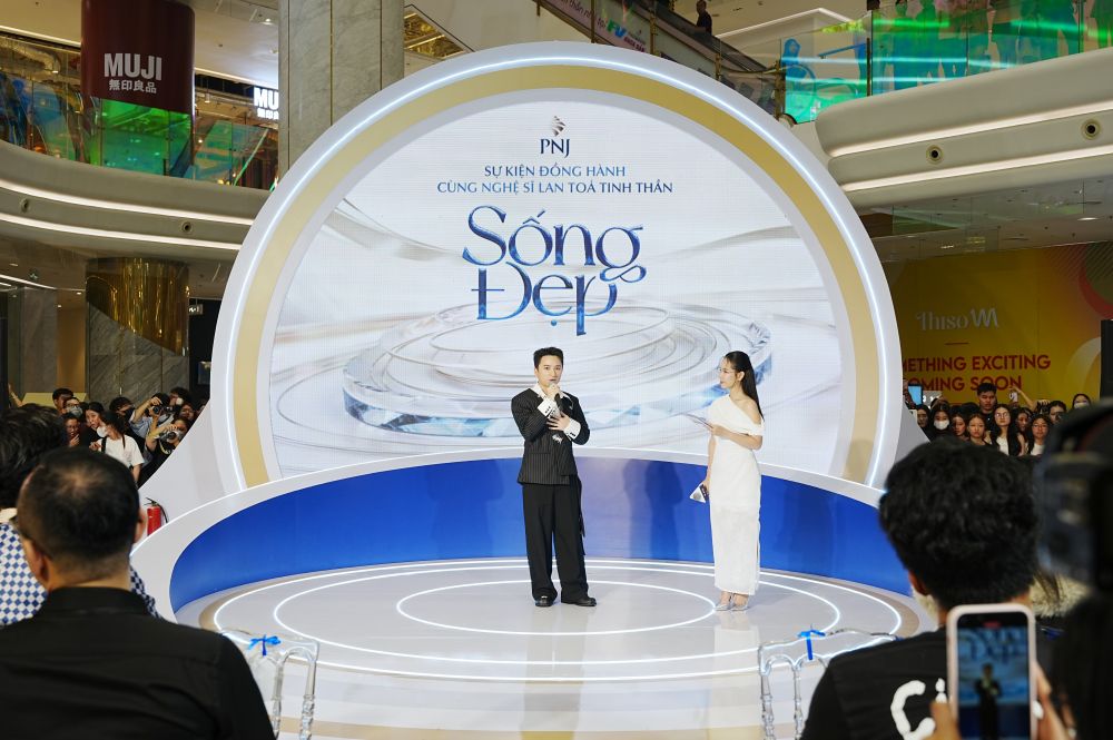 nghe si phan manh quynh chia se