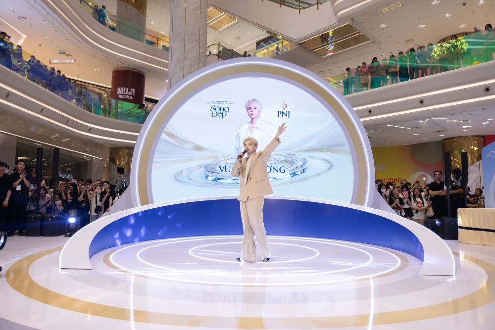 nghe si vu cat tuong tham gia su kien 2