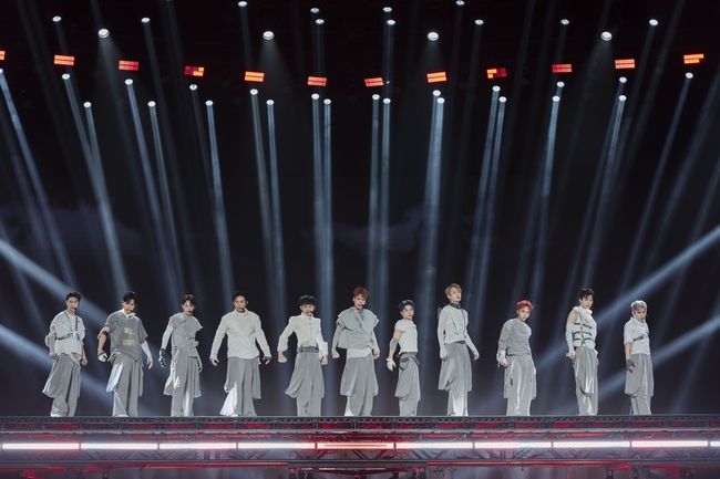 nhom tan binh thang cap gay an tuong manh me voi san khau da den luc 1765868569432575812498