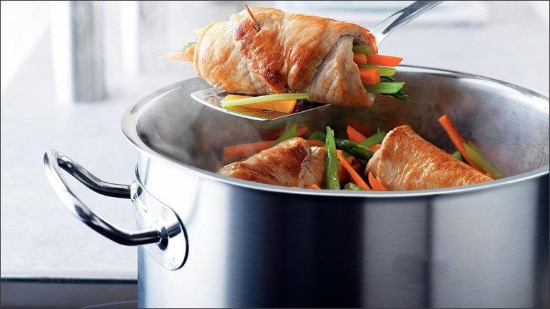 sai lam can tranh khi su dung noi inox de dam bao an toan cho tipsnote 800x450 10