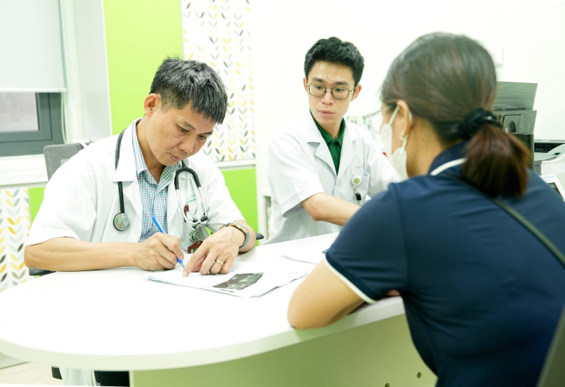 benh nhan kham noi tet 2140