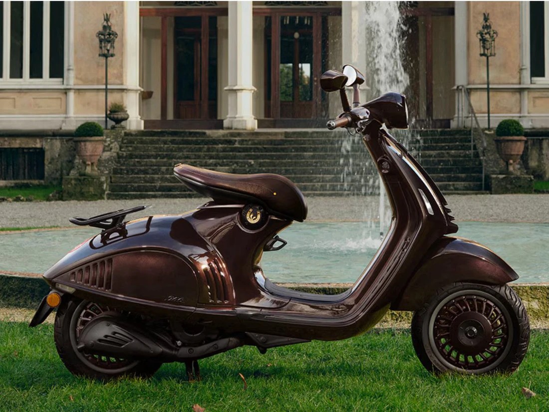 vespa 946 horse 5 176939590963330176521