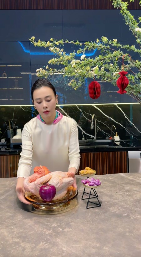 dien vien phuong oanh 2