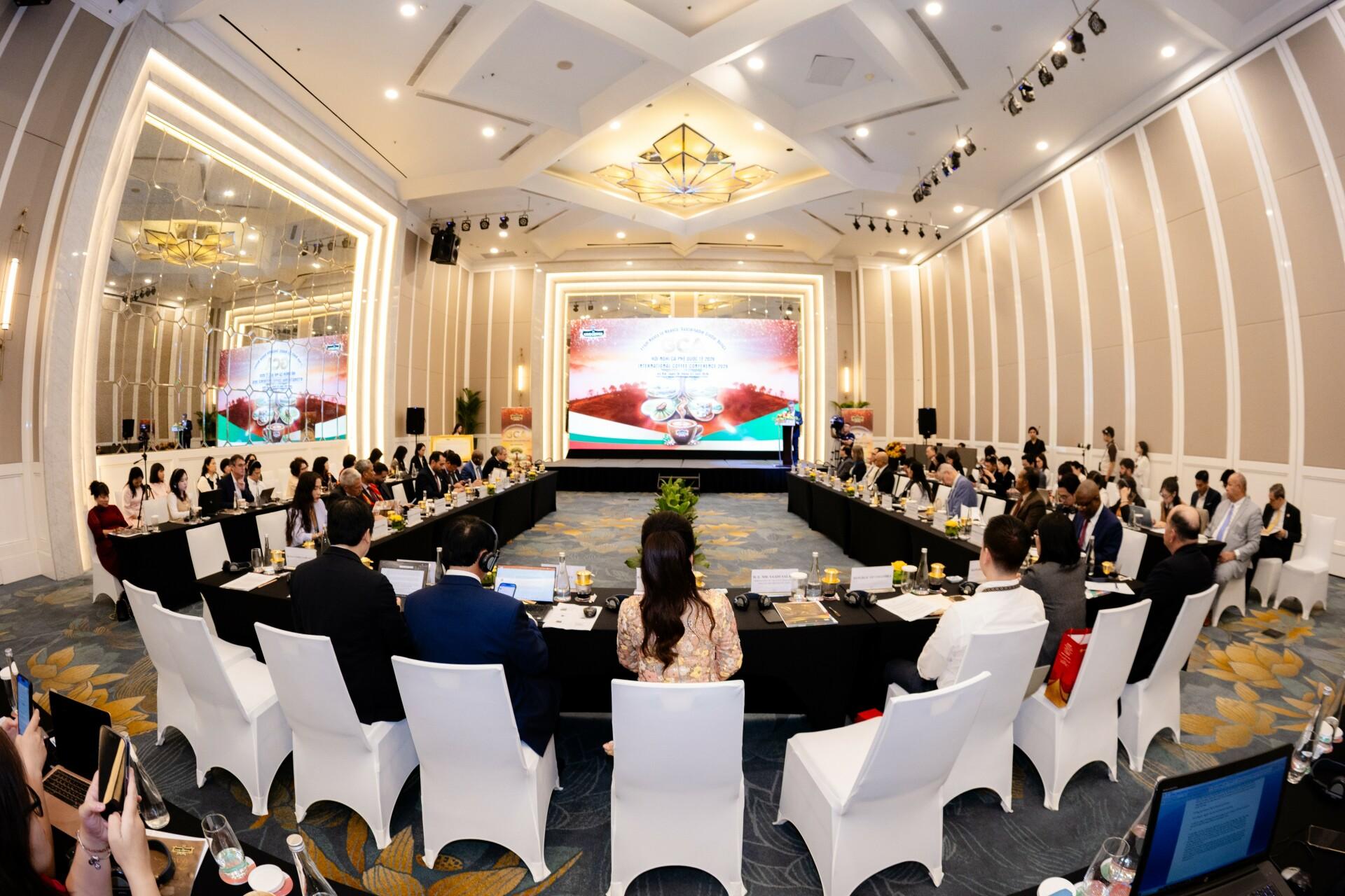 le hoang diep thao 1