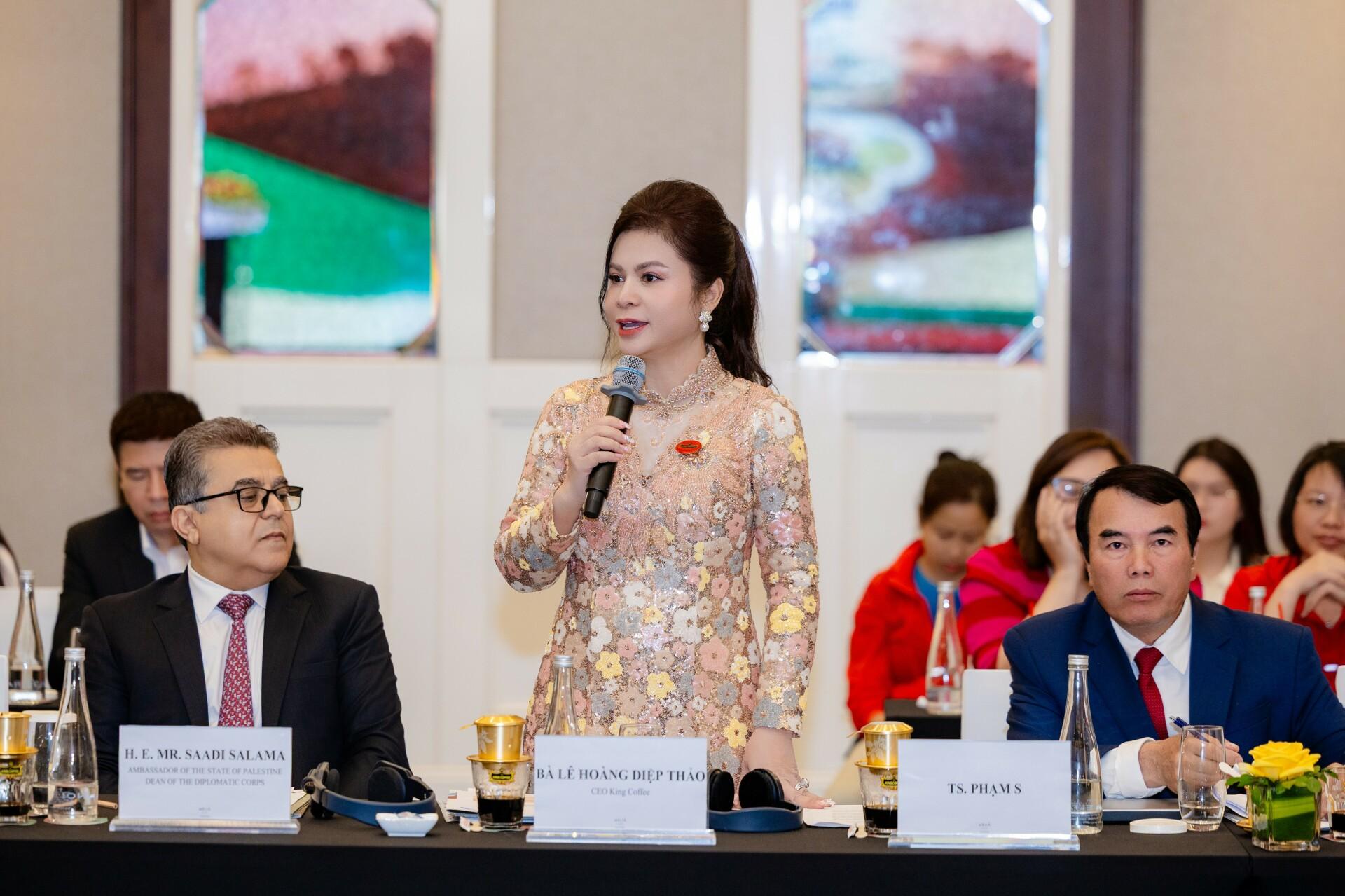 le hoang diep thao 3