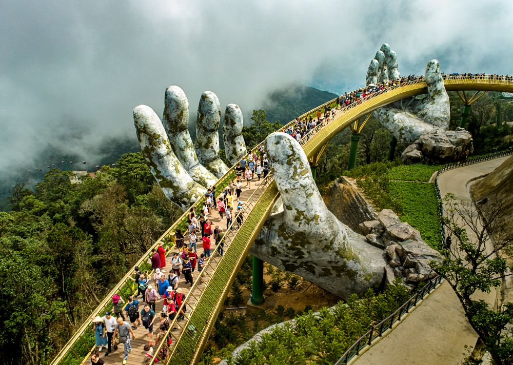 cau vang diem den golden bridge destination mai thanh chuong