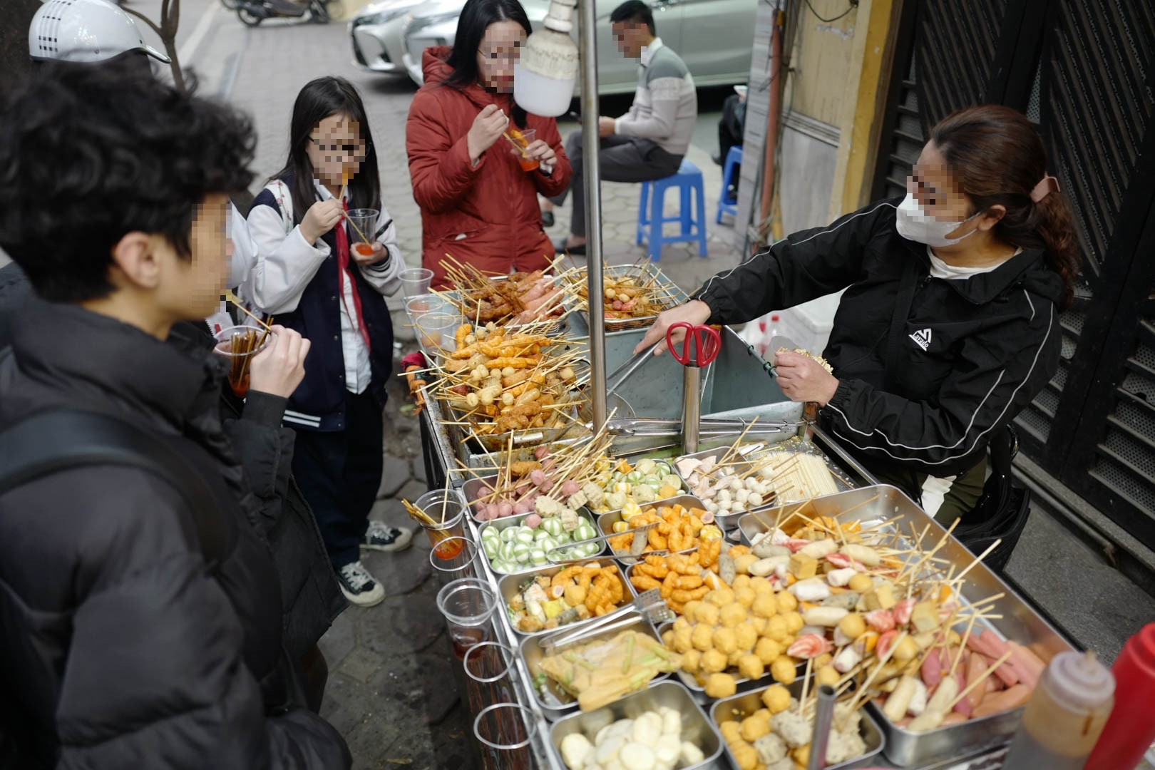 xien ban no ro o ha noi khach vay kin tu hang rong toi quan buffet 64186