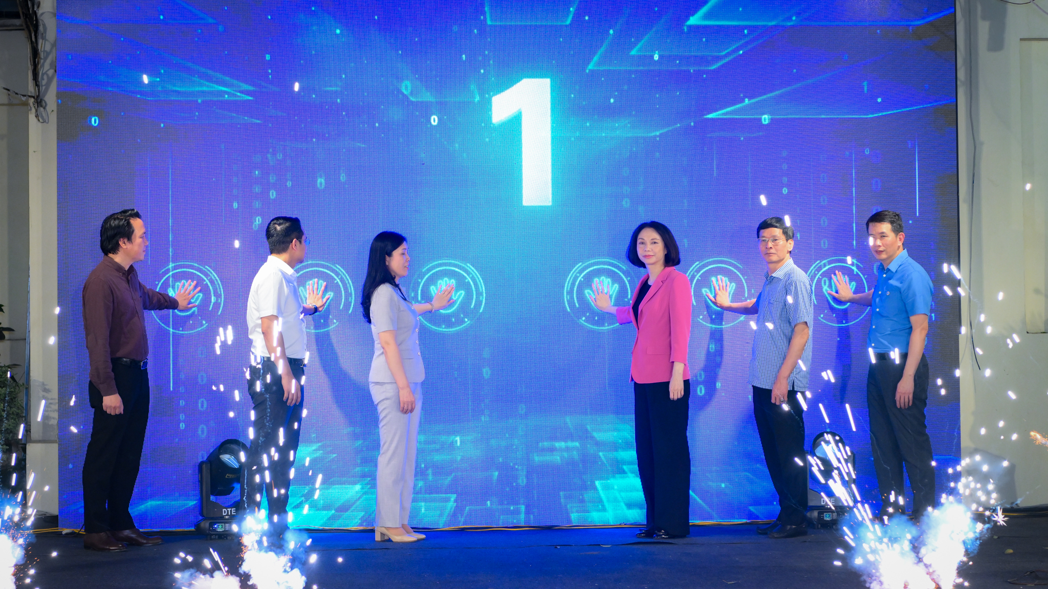 cac dai bieu thuc hien nghi thuc khai truong cong thong tin an toan thuc pham thanh pho ha noi anh viet hung