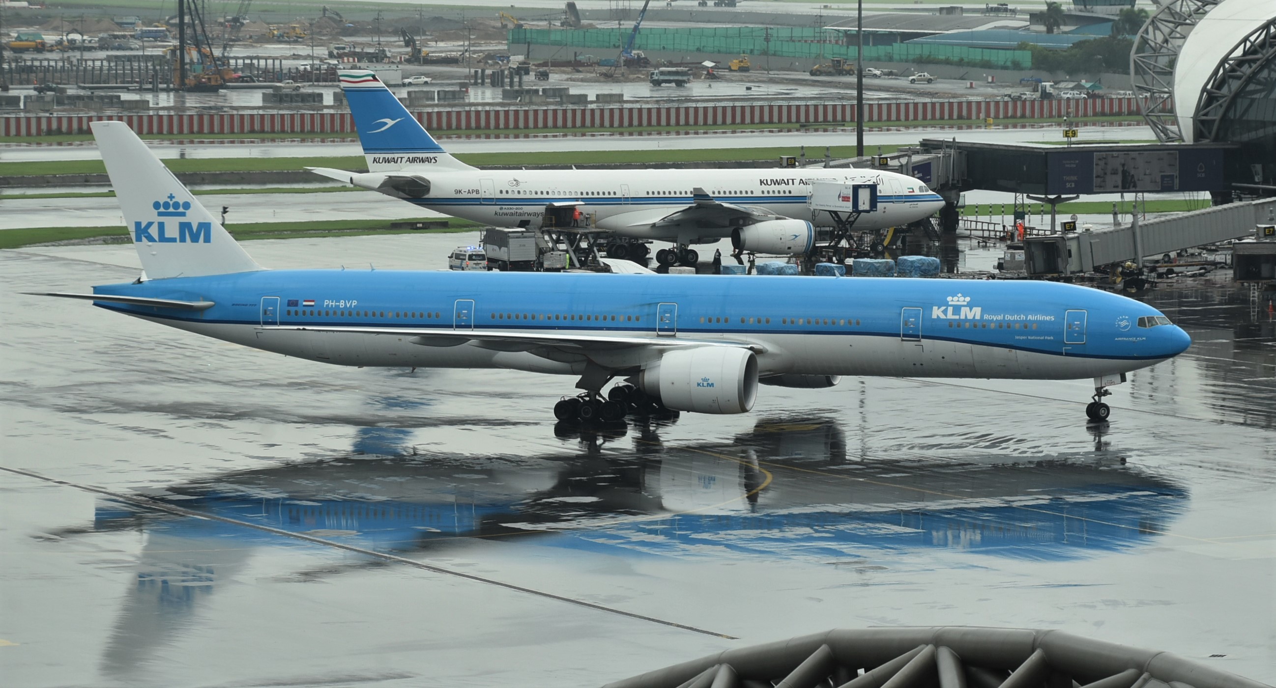 klmboeing777 300erph bvp34385255580