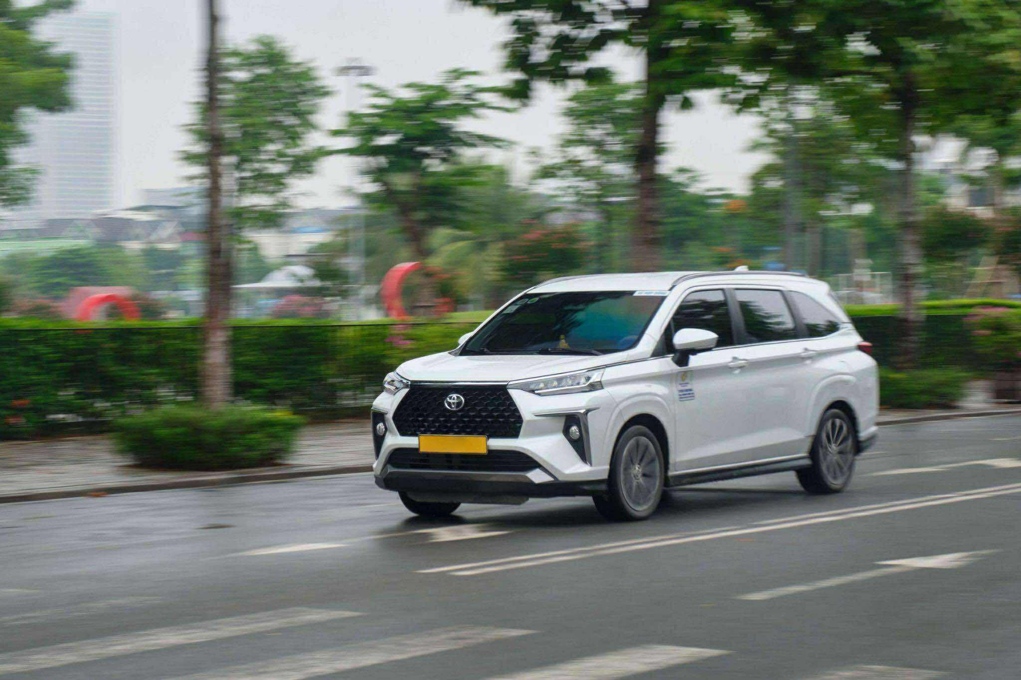 khuyen mai kep khi mua veloz cross trong thang 7 2