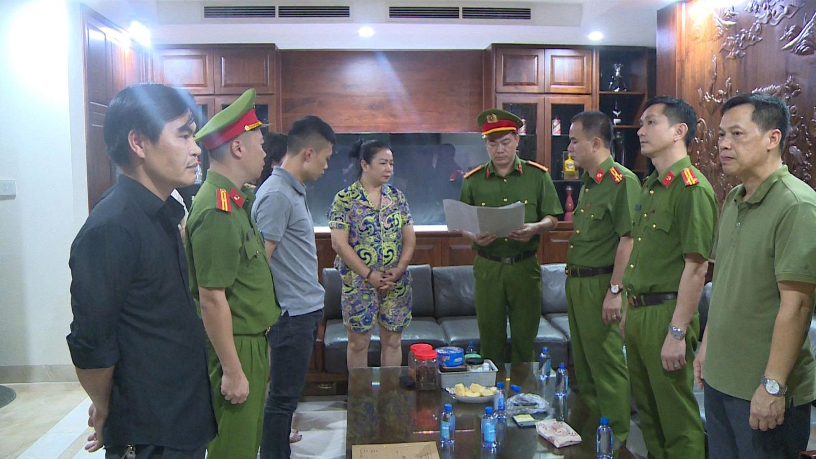 Khám xét nhà đối tượng từng liên quan đến ổ nhóm tội phạm ở Thanh Hóa