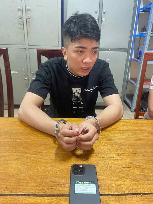 b8b2d19e c5f7 4dee b8e5 3e3cc5d4dd1e