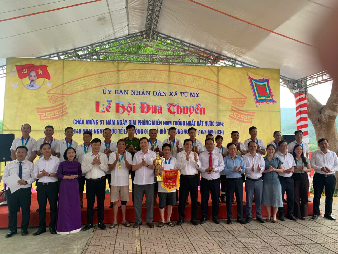 z7762102789544412028b19f4a4abf4bf7ddfc32b2e66e