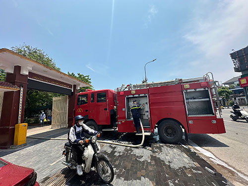 Nghệ An: Cháy phòng thí nghiệm Trường THPT chuyên Phan Bội Châu