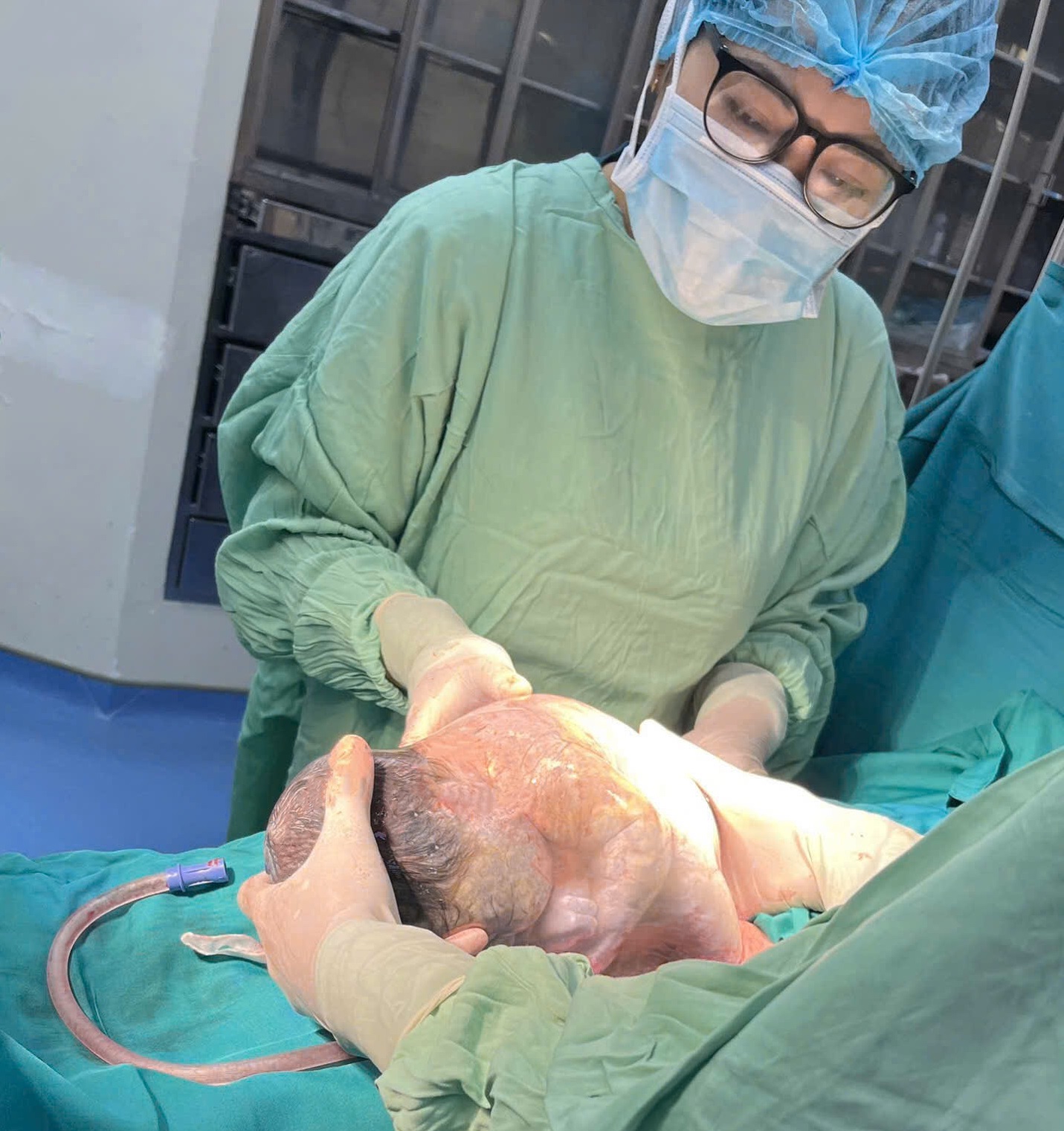 sinh ra trong boc dieu