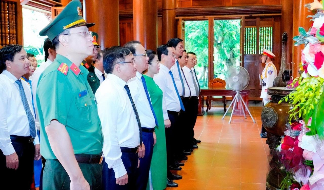 doan dai bieu dang huong 1