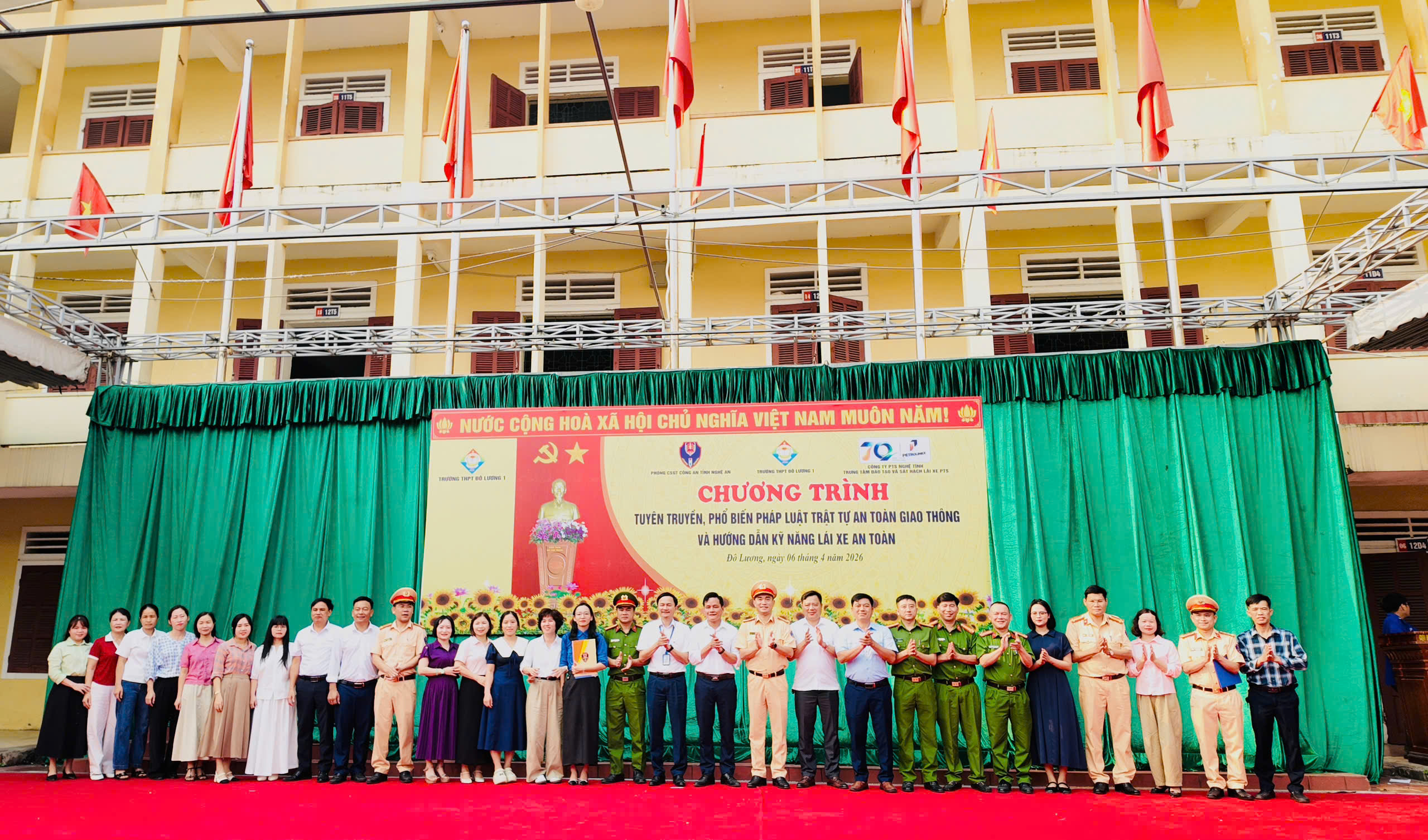 z7695535869311e2ff57b2ce284698178b8b935fe10807