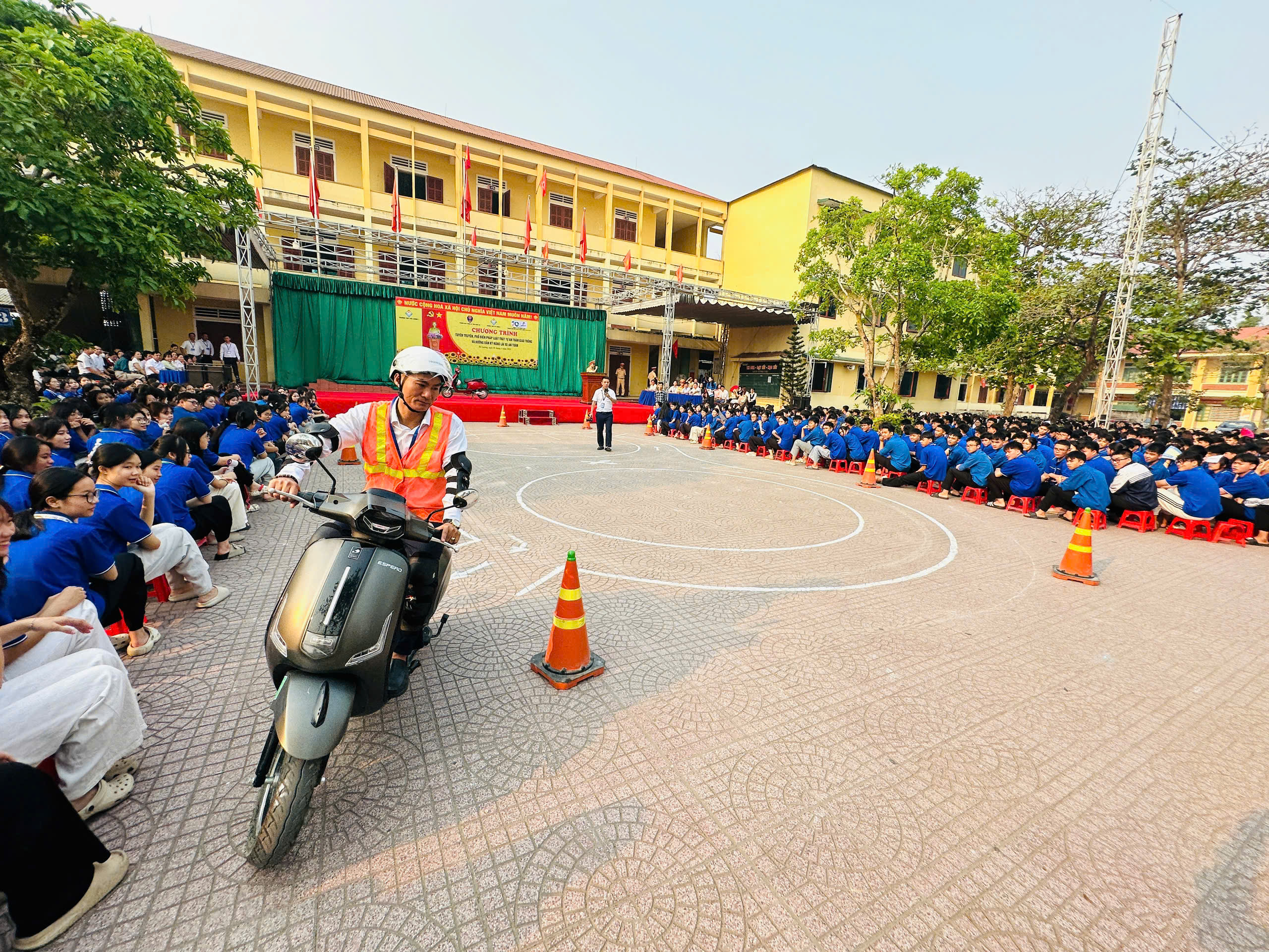 z7695535940545fbdd0c1ebc8b1fbf28a585d012f6ed04