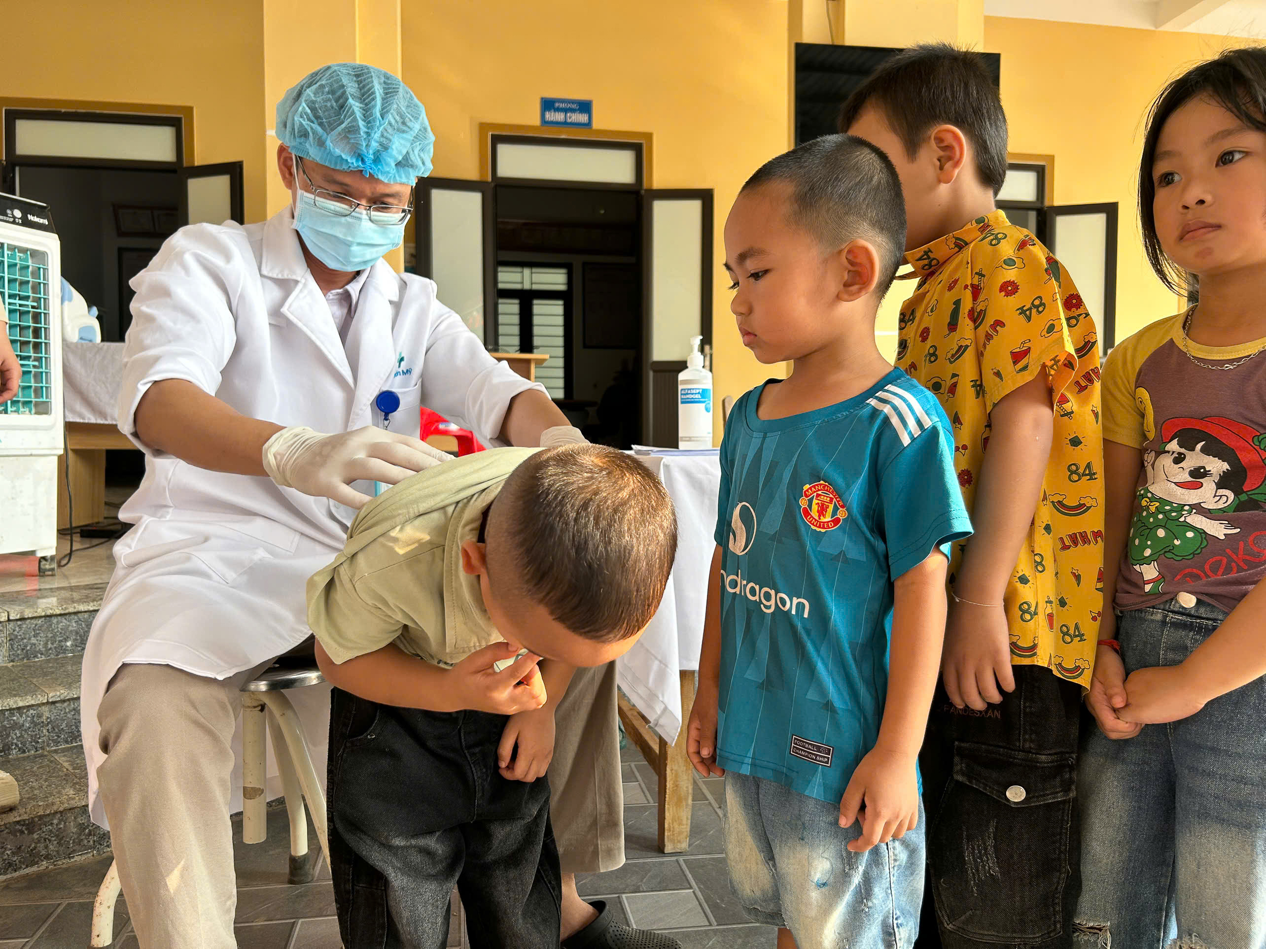 Nghệ An: Gần 3.000 trẻ em được khám sàng lọc khuyết tật miễn phí 