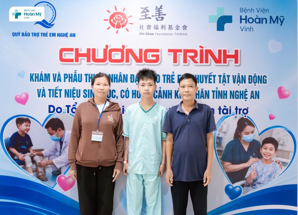 phu huynh den voi chuong trinh voi mong muon con em duoc dieu tri kip thoi