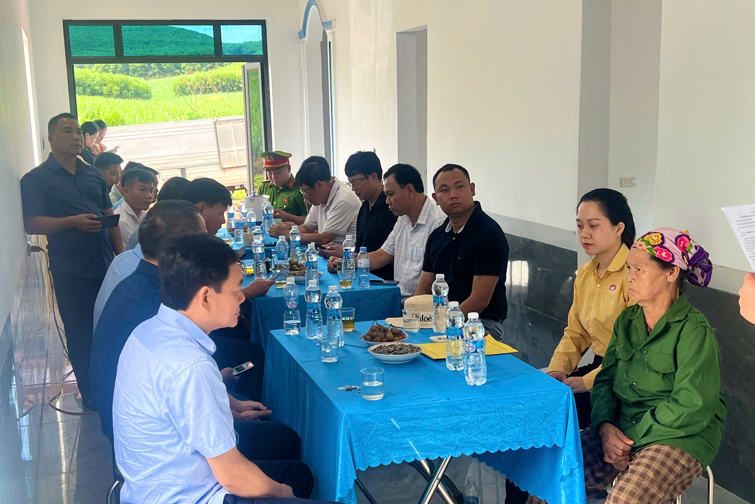 trao nha tinh nghia 2