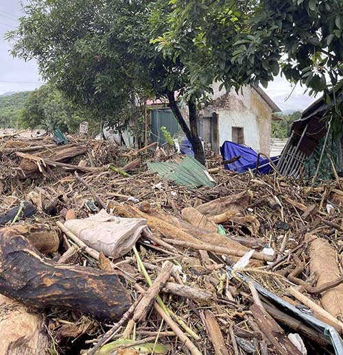 ban lang tan hoang 12 8