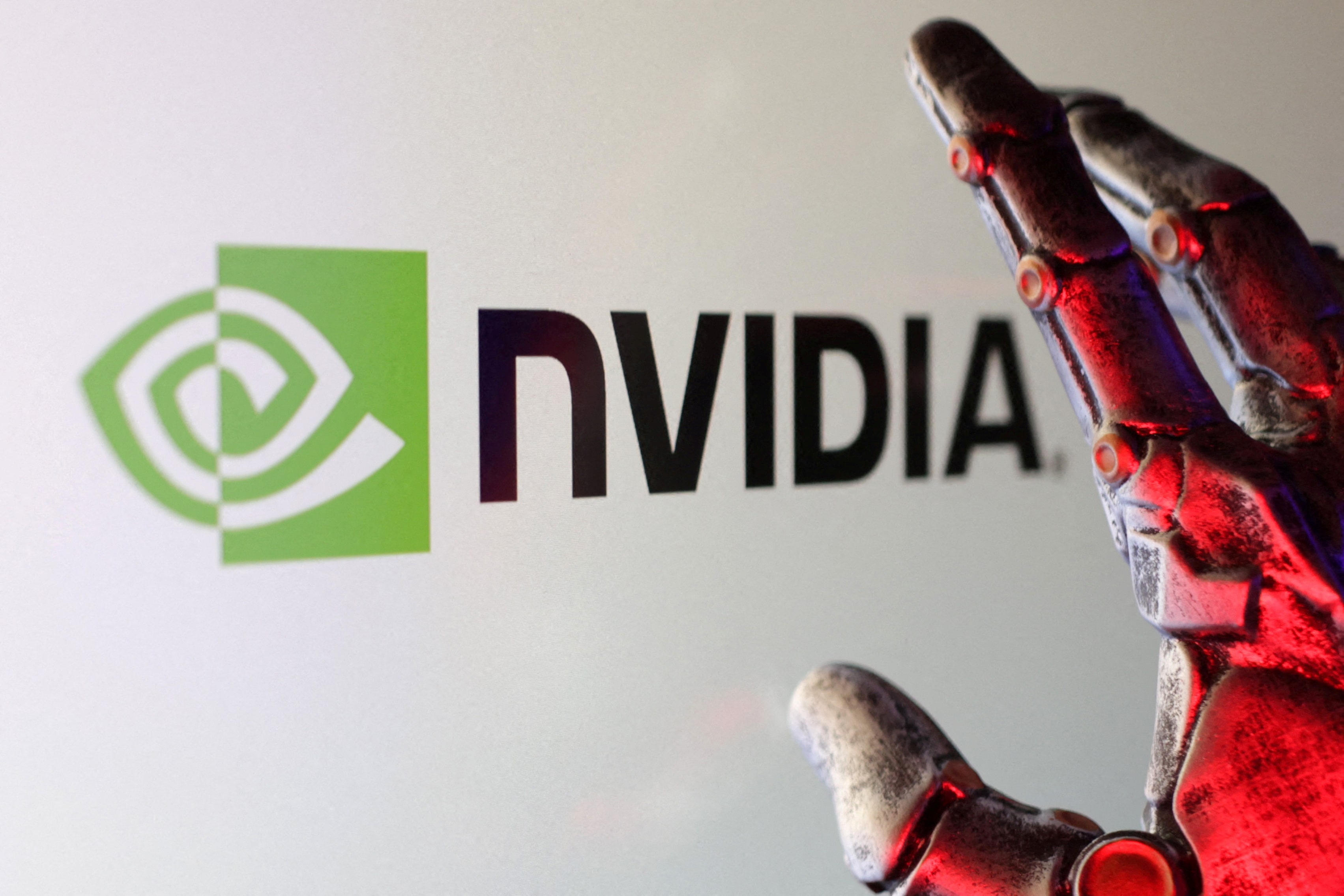 CEO NVIDIA: Lệnh cấm xuất khẩu là nỗi đau tột cùng, chưa từng có công ty nào trong lịch sử thiệt hại nặng như vậy- Ảnh 2. CEO NVIDIA: Lệnh cấm xuất khẩu là nỗi đau tột cùng, chưa từng có công ty nào trong lịch sử thiệt hại nặng như vậy- Ảnh 2.